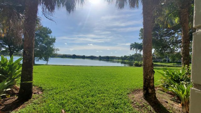 5011 WILES Road 104, Coconut Creek, FL 33073