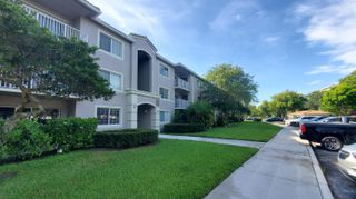 5011 WILES Road 104, Coconut Creek, FL 33073