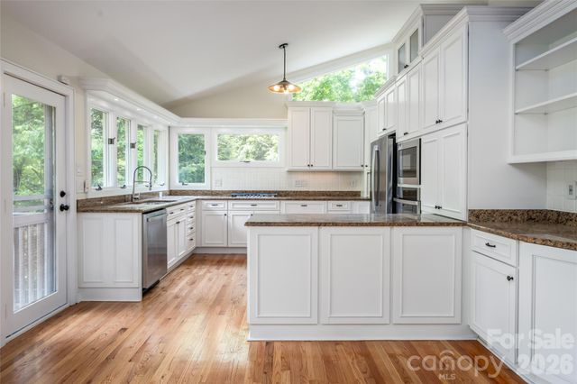 201 Covewood Trail, Asheville, NC 28805