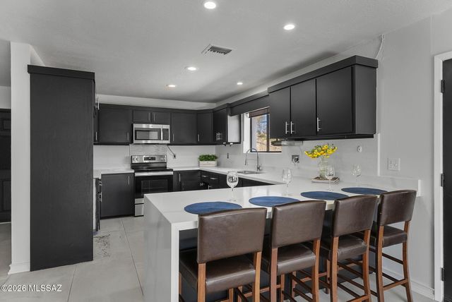 207 Petalo Court, Rio Rico, AZ 85648