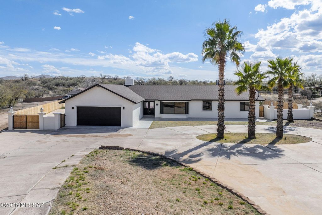 207 Petalo Court, Rio Rico, AZ 85648