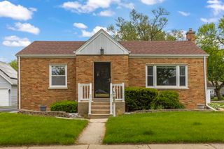 109 S Hudson Street, Westmont, IL 60559