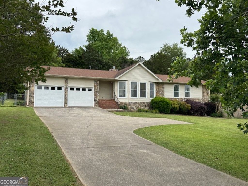 462 Oakwood Dr, Cedartown, GA 30125