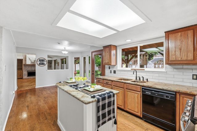 4169 Harvestwood Drive, Grapevine, TX 76051
