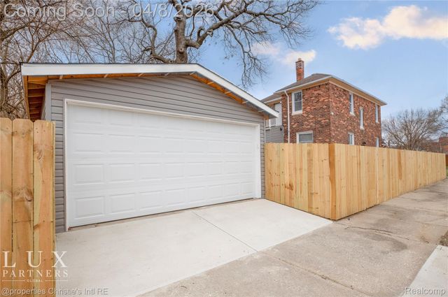 18516 Prairie Street, Detroit, MI 48221