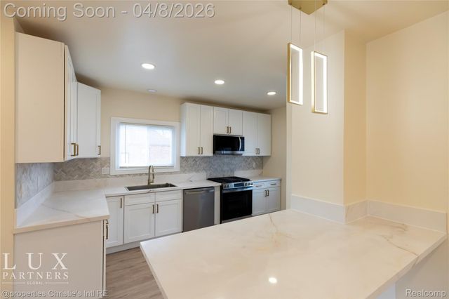 18516 Prairie Street, Detroit, MI 48221