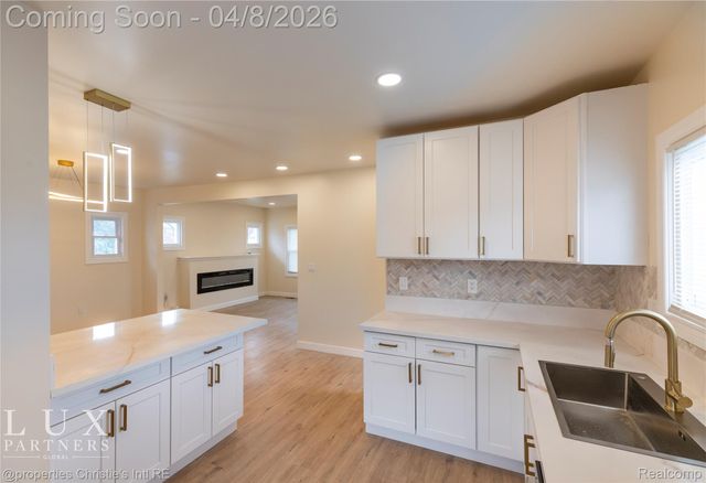 18516 Prairie Street, Detroit, MI 48221