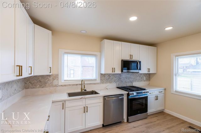 18516 Prairie Street, Detroit, MI 48221