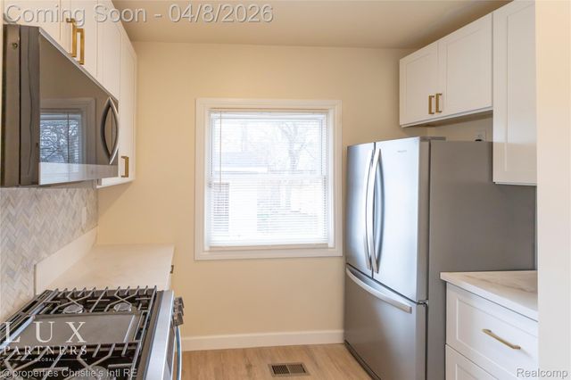 18516 Prairie Street, Detroit, MI 48221