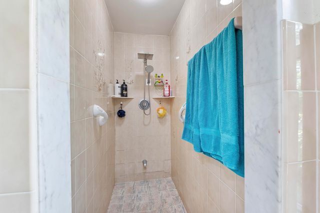 6530 NW 11th Street, Margate, FL 33063