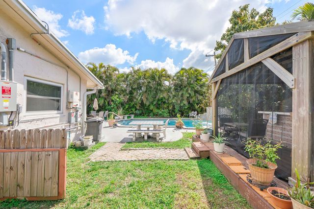 6530 NW 11th Street, Margate, FL 33063