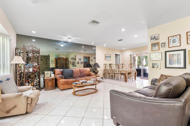 6530 NW 11th Street, Margate, FL 33063