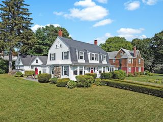 34 Lakeview Avenue, Haverhill, MA 01830