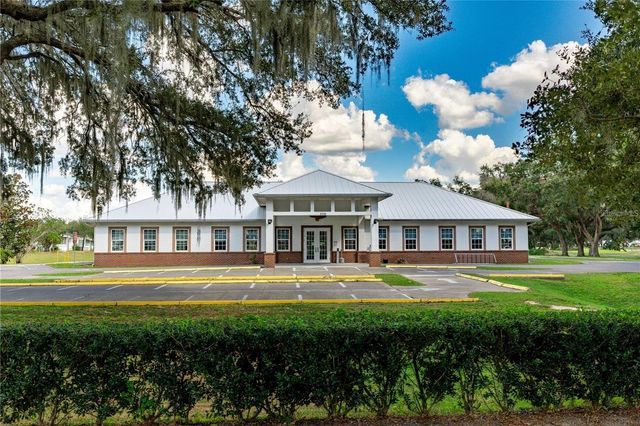 37135 SANDRA AVENUE, Zephyrhills, FL 33542