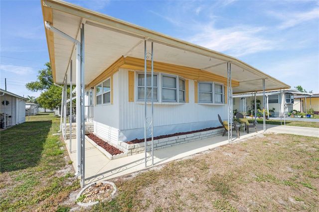 37135 SANDRA AVENUE, Zephyrhills, FL 33542
