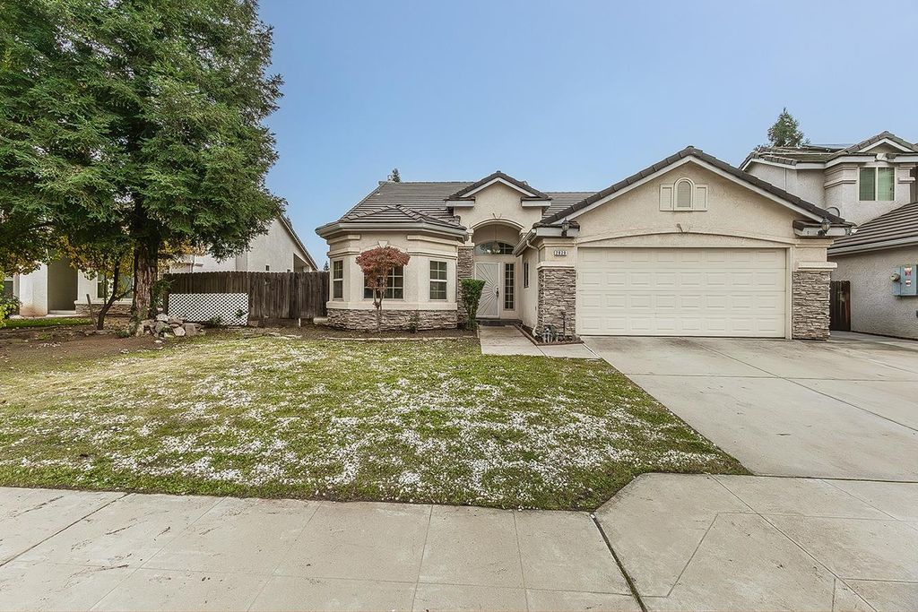 2829 E Decatur Avenue, Fresno, CA 93720