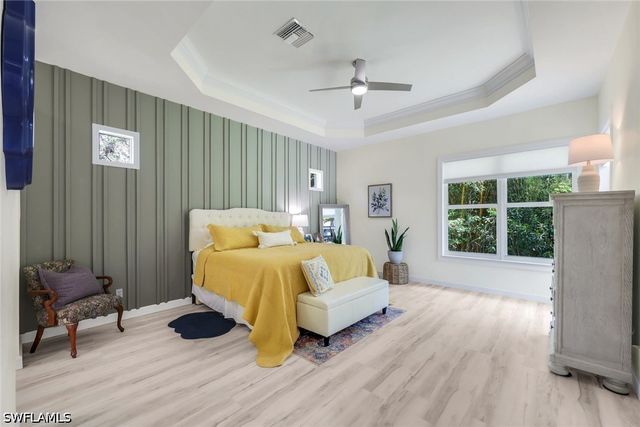 16221 Parque LN, Naples, FL 34110