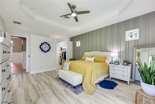 16221 Parque LN, Naples, FL 34110