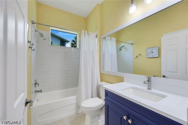 16221 Parque LN, Naples, FL 34110