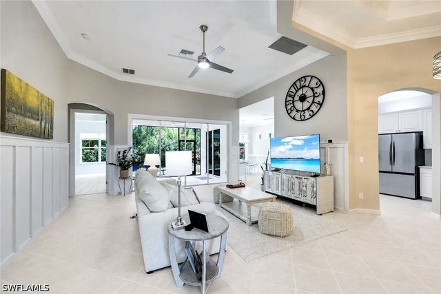 16221 Parque LN, Naples, FL 34110