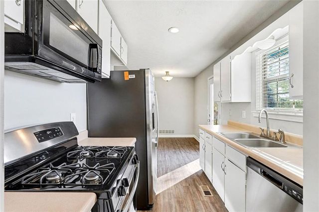 33 Peach Forest Place, Douglasville, GA 30134