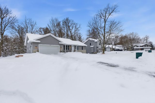 7124 Pine Grove Street, Allendale, MI 49401