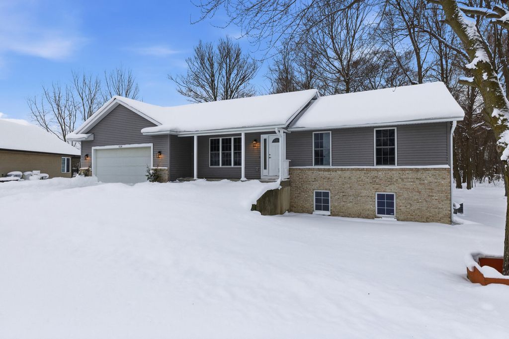 7124 Pine Grove Street, Allendale, MI 49401