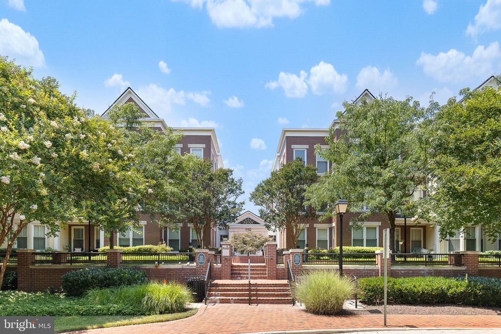 910 POWHATAN ST #201N, Alexandria, VA 22314