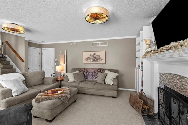 505 SE Saratoga Drive, Blue Springs, MO 64014