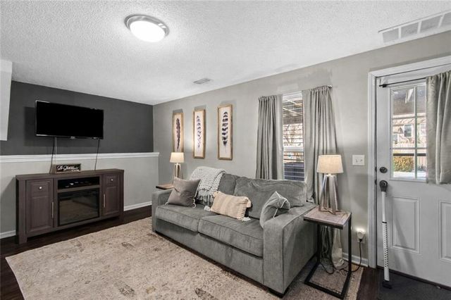 505 SE Saratoga Drive, Blue Springs, MO 64014