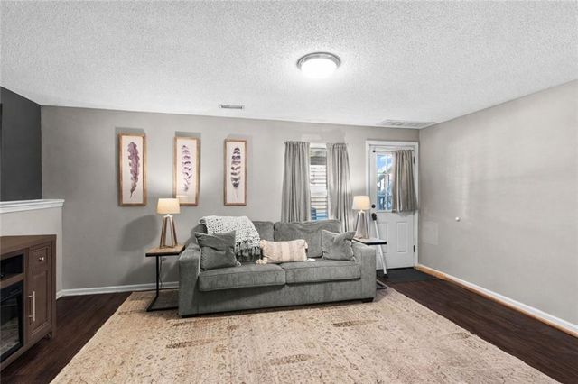 505 SE Saratoga Drive, Blue Springs, MO 64014