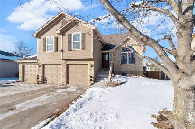 505 SE Saratoga Drive, Blue Springs, MO 64014