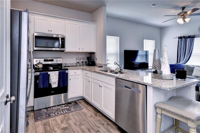 2015 Melbourne ST, Newport News, VA 23608