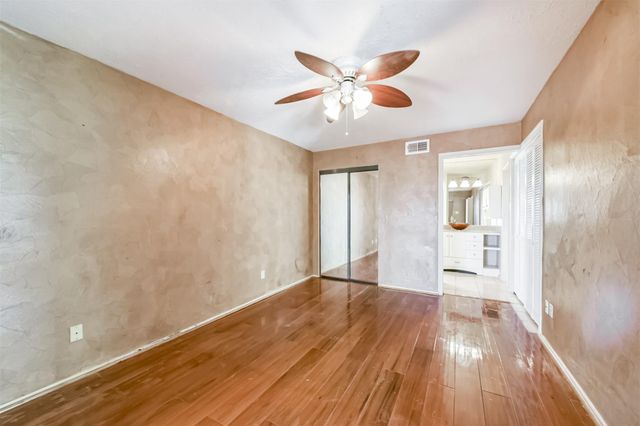 200 Fountain Lake W 132, Livingston, TX 77351