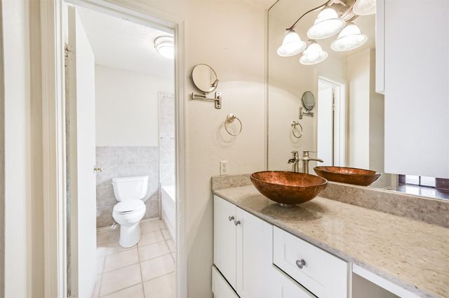 200 Fountain Lake W 132, Livingston, TX 77351