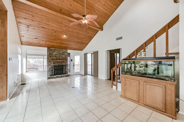200 Fountain Lake W 132, Livingston, TX 77351