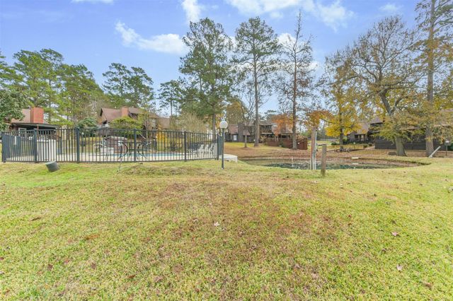 200 Fountain Lake W 132, Livingston, TX 77351