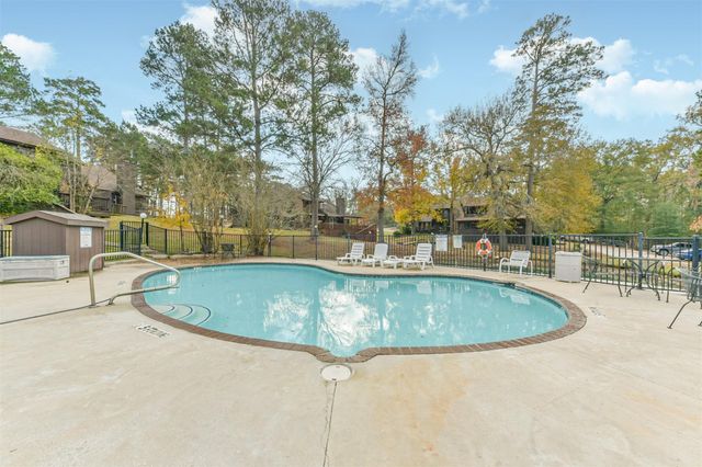 200 Fountain Lake W 132, Livingston, TX 77351