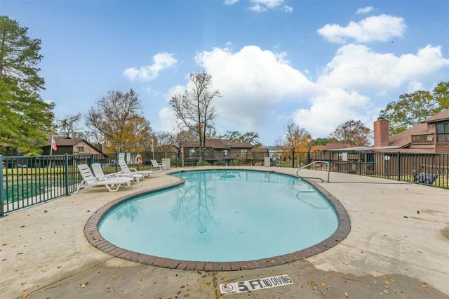 200 Fountain Lake W 132, Livingston, TX 77351