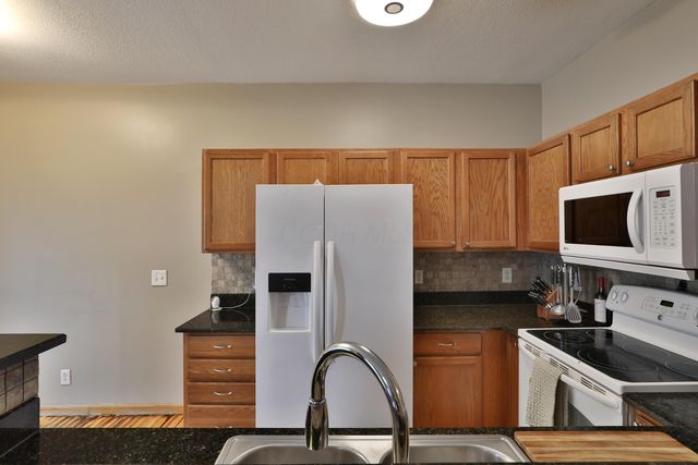 643 Grove Circle, 2702, Columbus, OH 43230