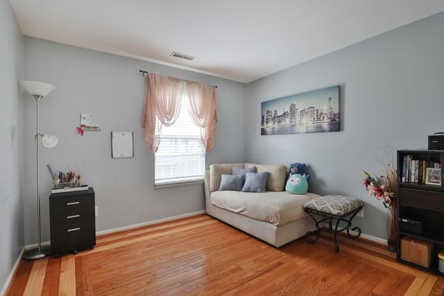 643 Grove Circle, 2702, Columbus, OH 43230