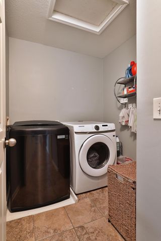 643 Grove Circle, 2702, Columbus, OH 43230