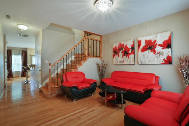 643 Grove Circle, 2702, Columbus, OH 43230