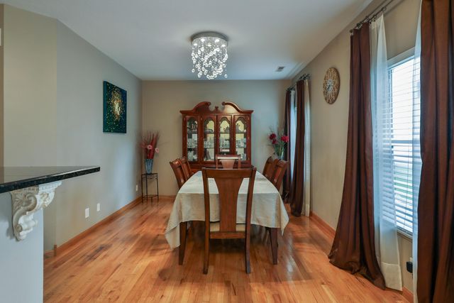 643 Grove Circle, 2702, Columbus, OH 43230
