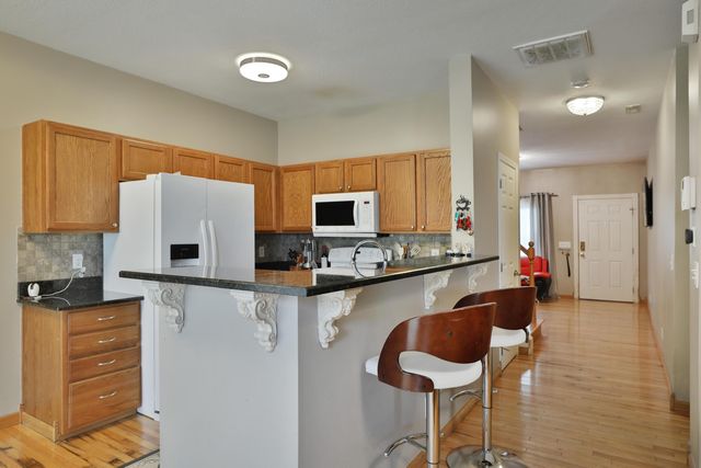 643 Grove Circle, 2702, Columbus, OH 43230