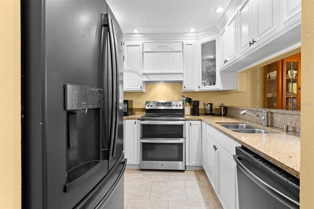 1013 CARAVEL COURT, Tarpon Springs, FL 34689