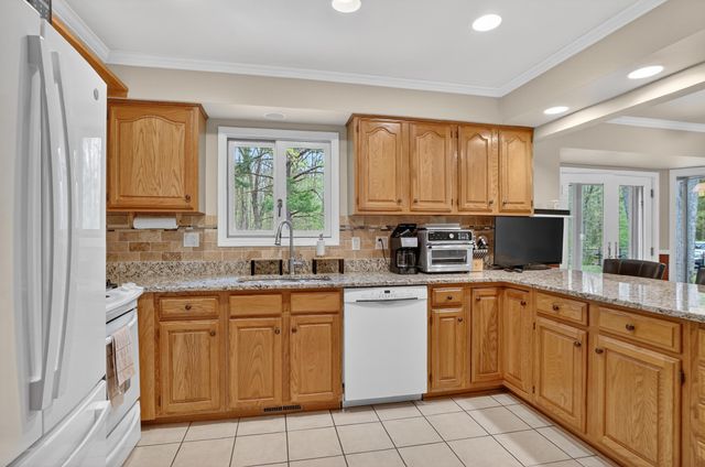 11425 Mcgregor Road, Pinckney, MI 48169