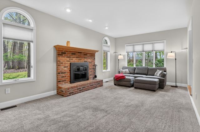11425 Mcgregor Road, Pinckney, MI 48169