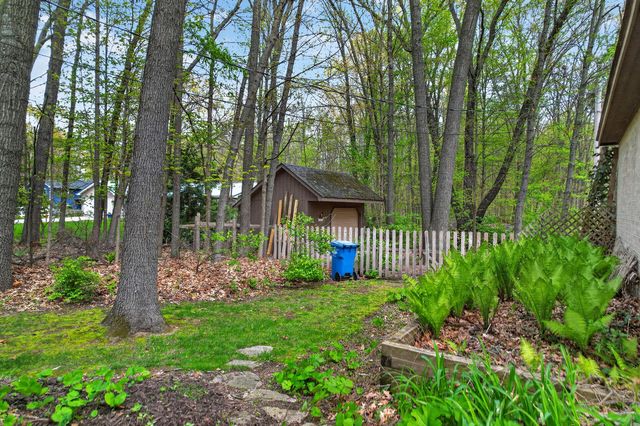 11425 Mcgregor Road, Pinckney, MI 48169