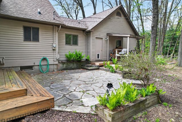 11425 Mcgregor Road, Pinckney, MI 48169